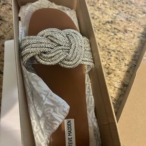 Brand new in box Steve Madden rhinestone slide size 9
